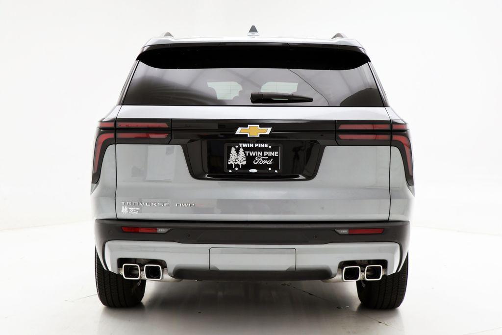used 2025 Chevrolet Traverse car, priced at $35,900