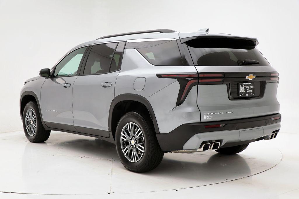 used 2025 Chevrolet Traverse car, priced at $35,900