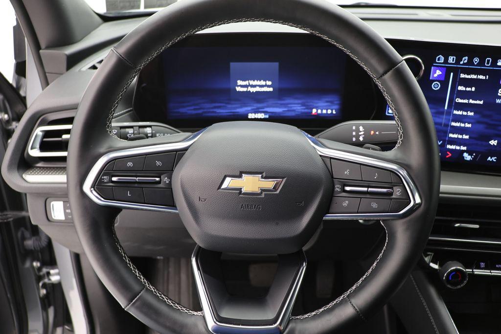 used 2025 Chevrolet Traverse car, priced at $35,900