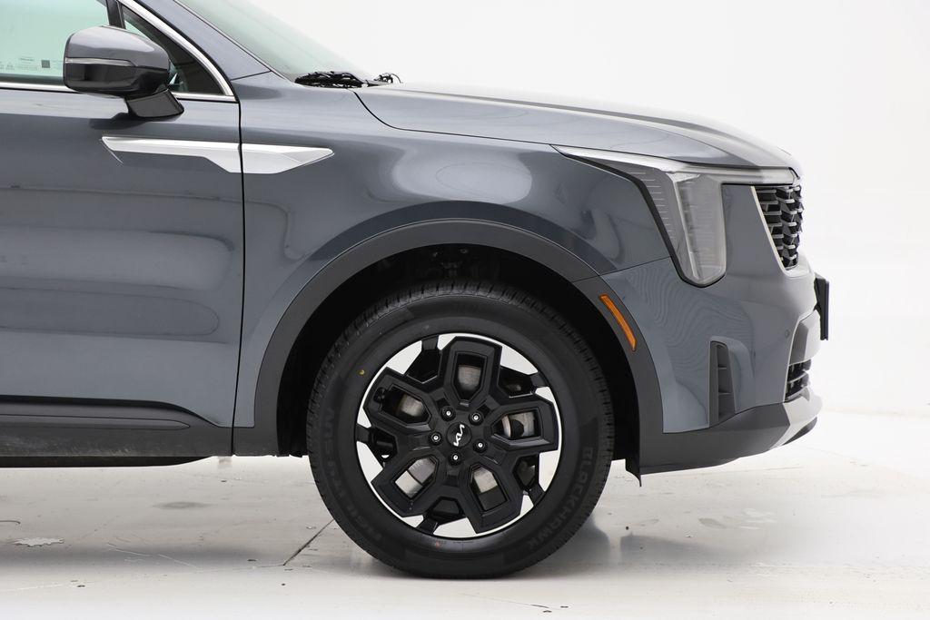 used 2024 Kia Sorento car, priced at $27,800