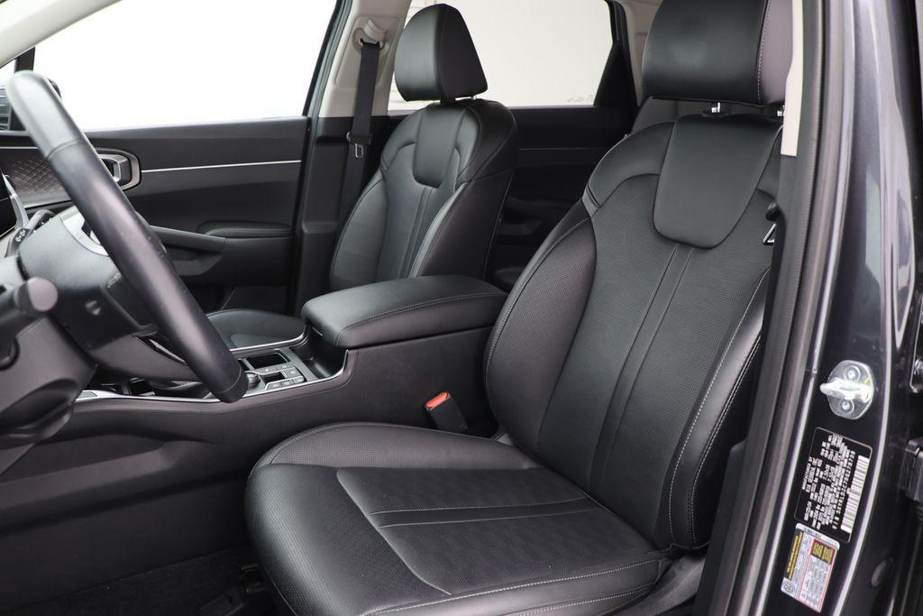 used 2024 Kia Sorento car, priced at $27,800