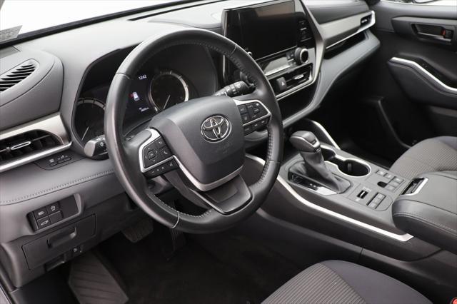 used 2023 Toyota Highlander car, priced at $33,800