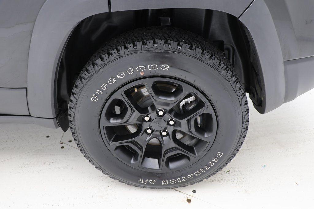 used 2022 Jeep Cherokee car, priced at $22,900