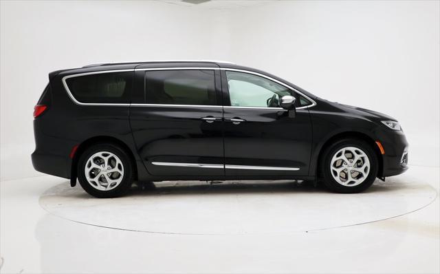 used 2021 Chrysler Pacifica Hybrid car, priced at $30,900