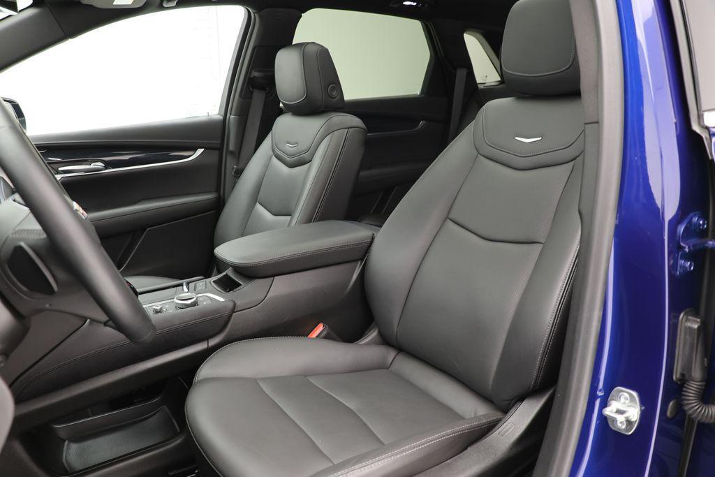 used 2025 Cadillac XT5 car, priced at $41,450