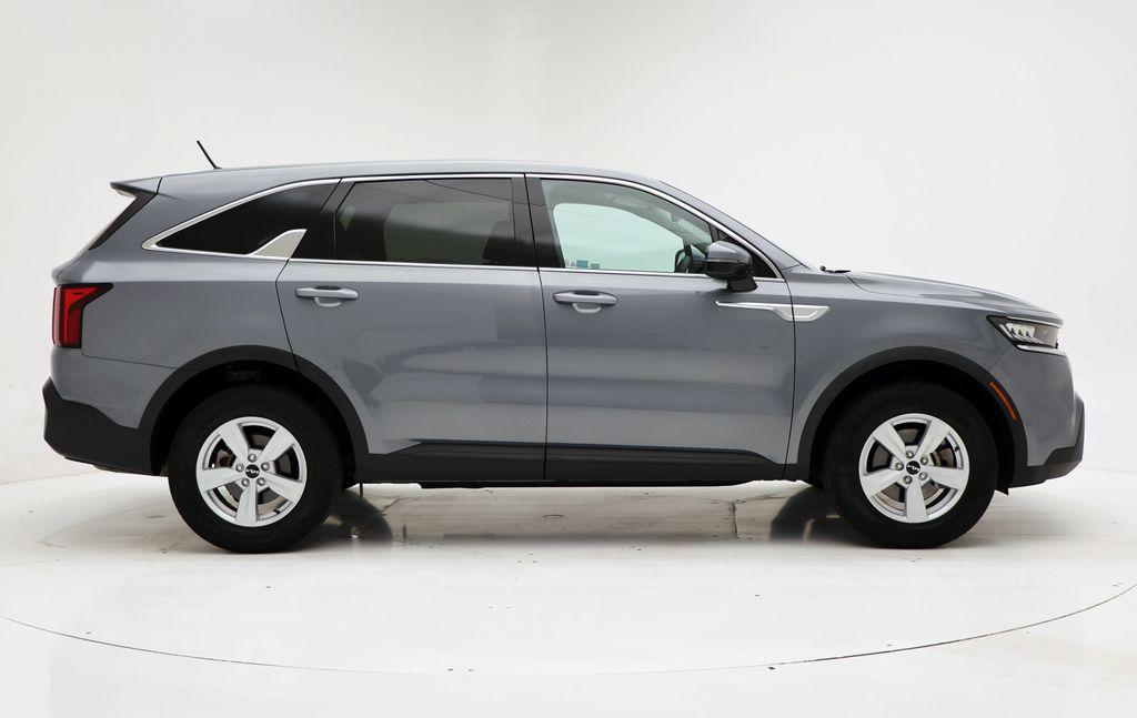 used 2022 Kia Sorento car, priced at $23,900