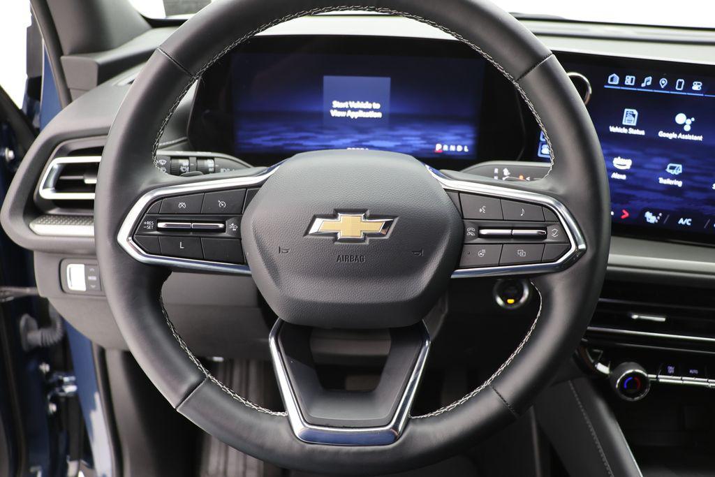 used 2025 Chevrolet Traverse car, priced at $35,900