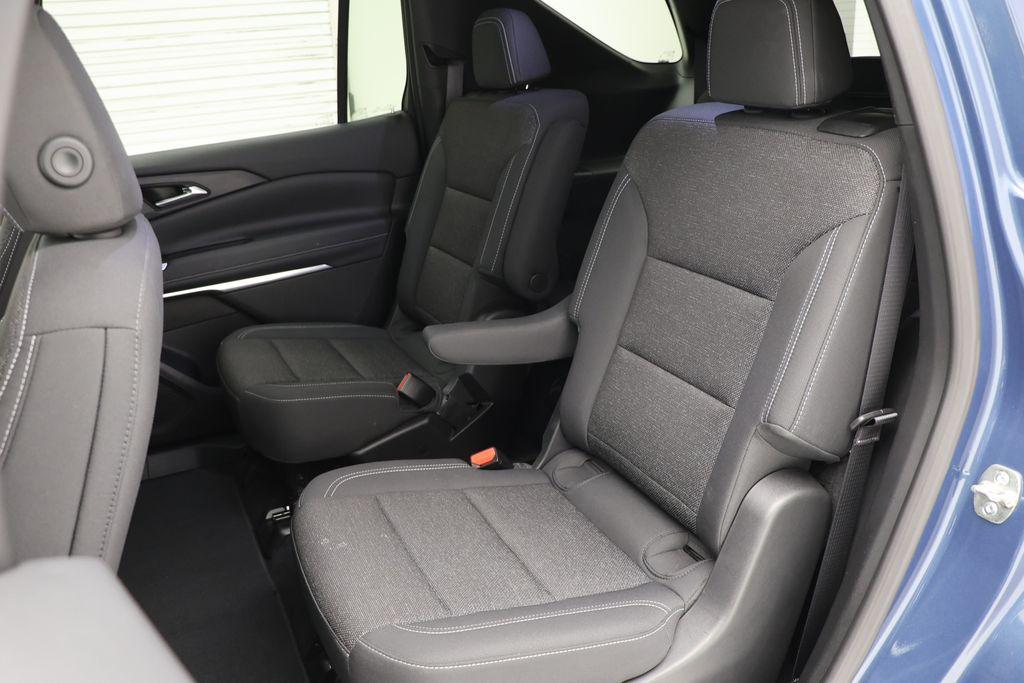 used 2025 Chevrolet Traverse car, priced at $35,900