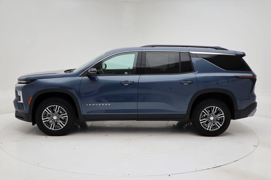 used 2025 Chevrolet Traverse car, priced at $35,900