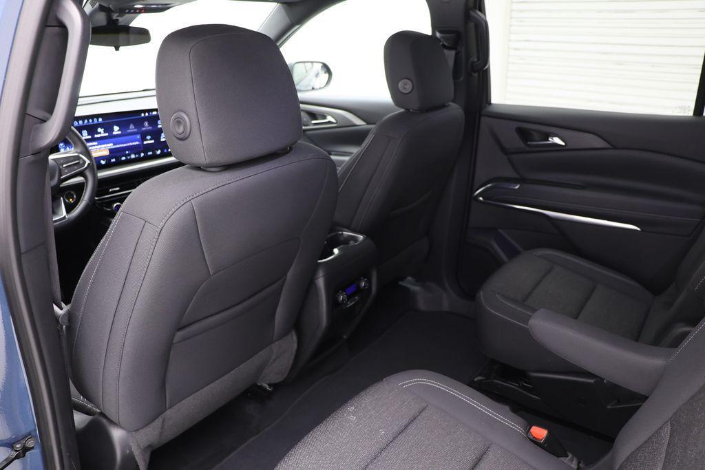 used 2025 Chevrolet Traverse car, priced at $35,900