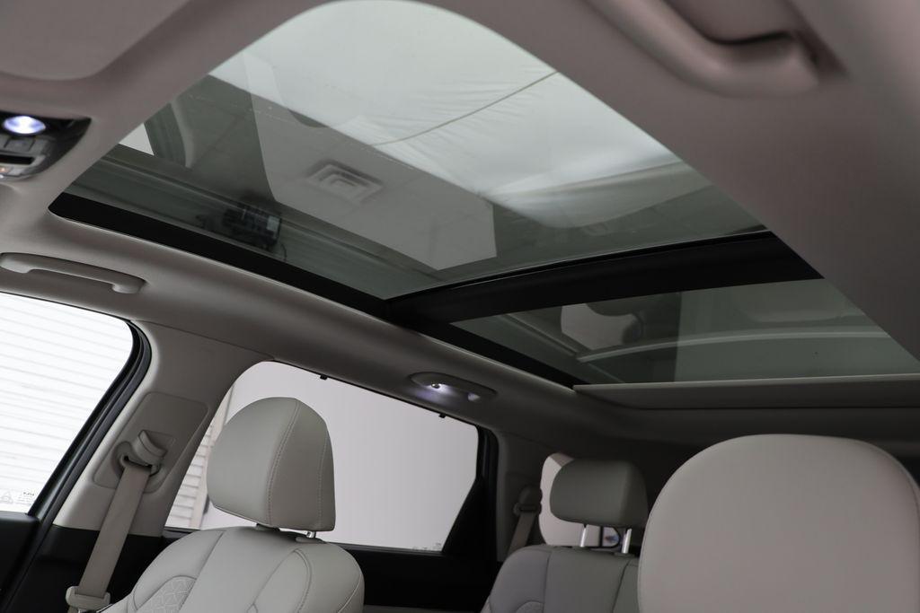 used 2023 Kia Sorento Plug-In Hybrid car, priced at $34,900