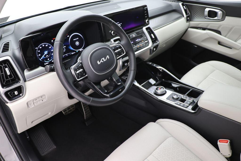 used 2023 Kia Sorento Plug-In Hybrid car, priced at $34,900