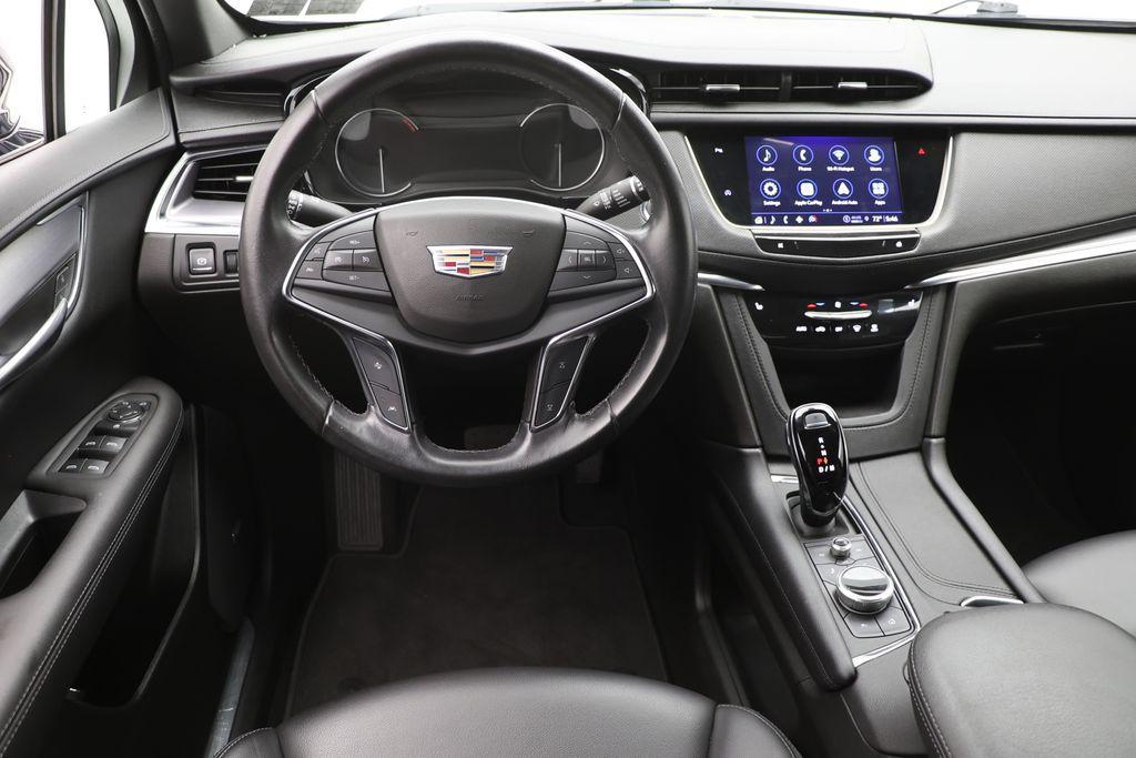 used 2022 Cadillac XT5 car, priced at $25,900