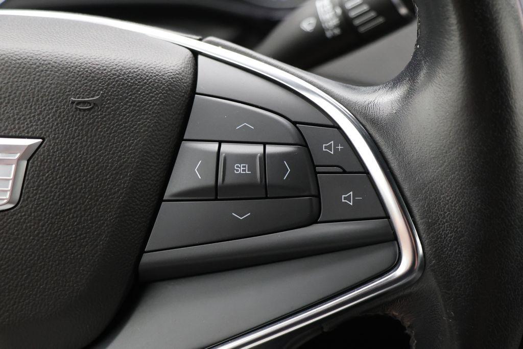 used 2022 Cadillac XT5 car, priced at $25,900