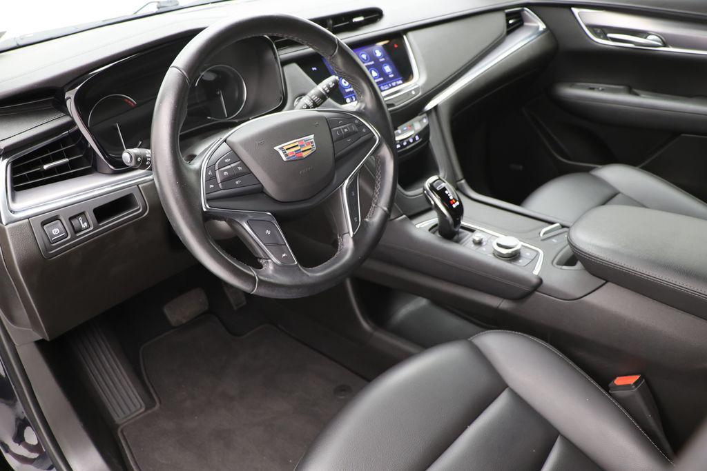 used 2022 Cadillac XT5 car, priced at $25,900