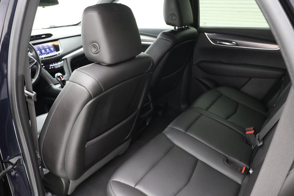 used 2022 Cadillac XT5 car, priced at $25,900