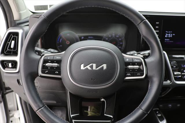 used 2022 Kia Sorento Hybrid car, priced at $29,900