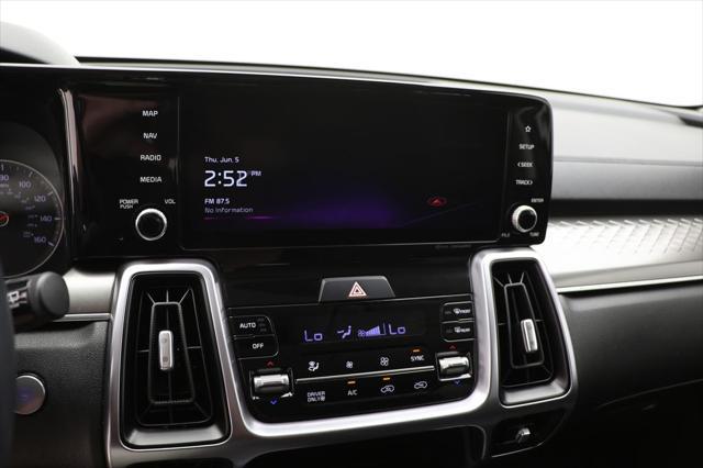 used 2022 Kia Sorento Hybrid car, priced at $29,900