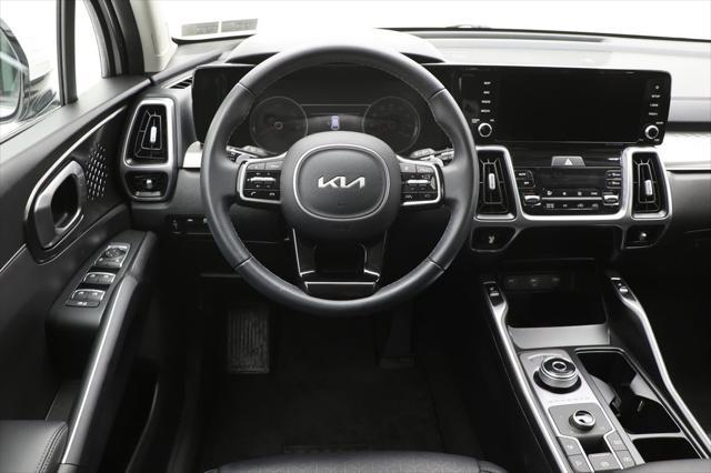 used 2022 Kia Sorento Hybrid car, priced at $29,900