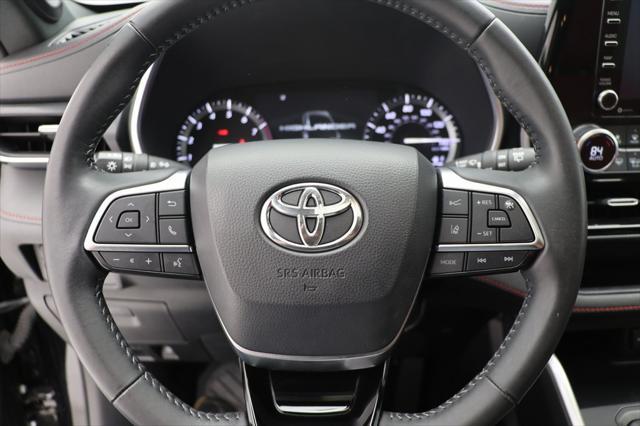 used 2021 Toyota Highlander car, priced at $34,800