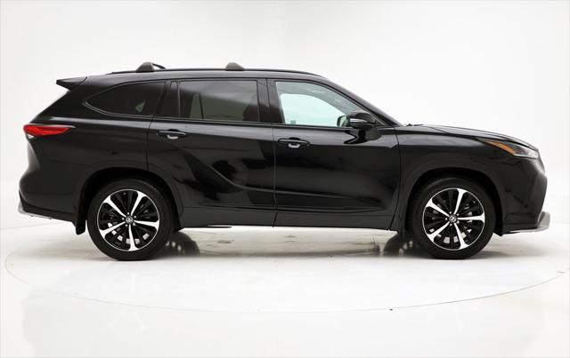 used 2021 Toyota Highlander car, priced at $34,800