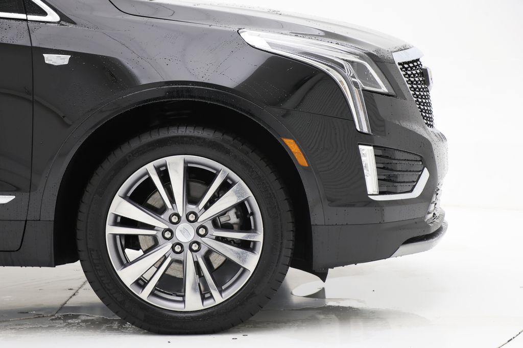 used 2025 Cadillac XT5 car, priced at $42,800