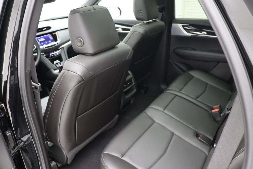 used 2025 Cadillac XT5 car, priced at $42,800