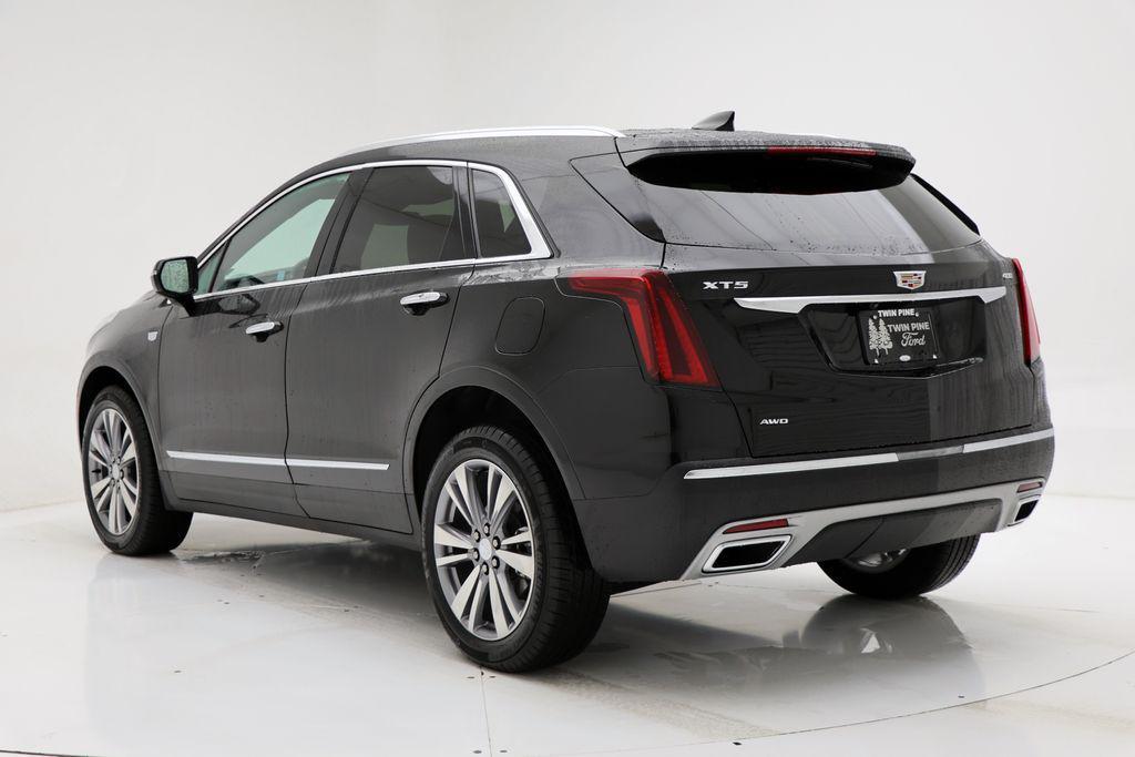 used 2025 Cadillac XT5 car, priced at $42,800