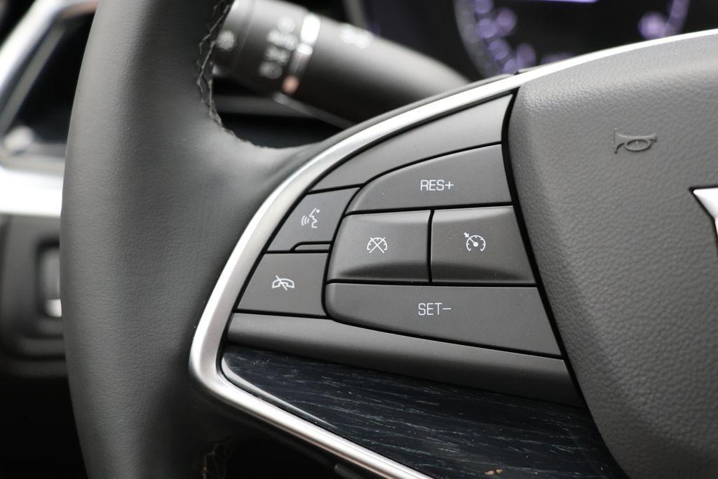 used 2025 Cadillac XT5 car, priced at $42,800