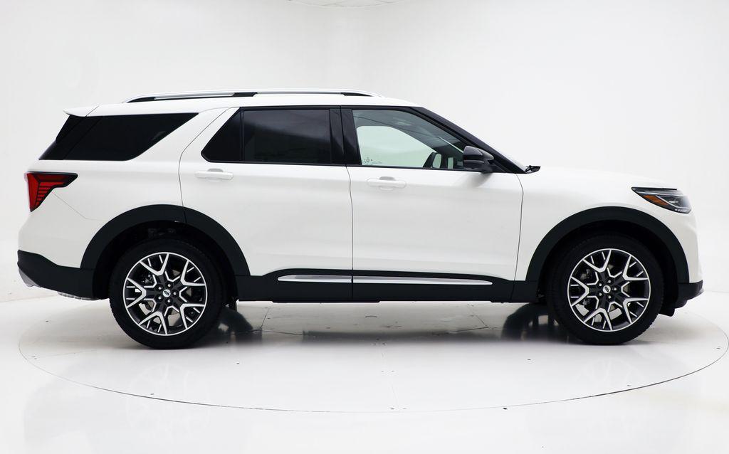 new 2025 Ford Explorer car, priced at $55,870