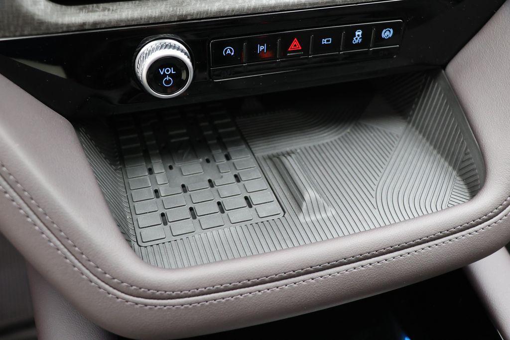 new 2025 Ford Explorer car, priced at $55,870