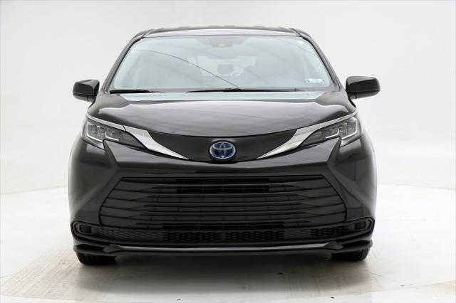 used 2023 Toyota Sienna car, priced at $38,400