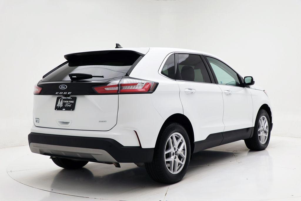 used 2024 Ford Edge car, priced at $21,900