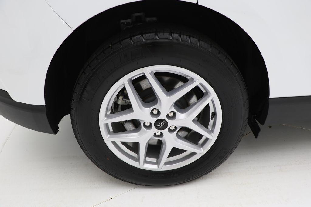 used 2024 Ford Edge car, priced at $21,900