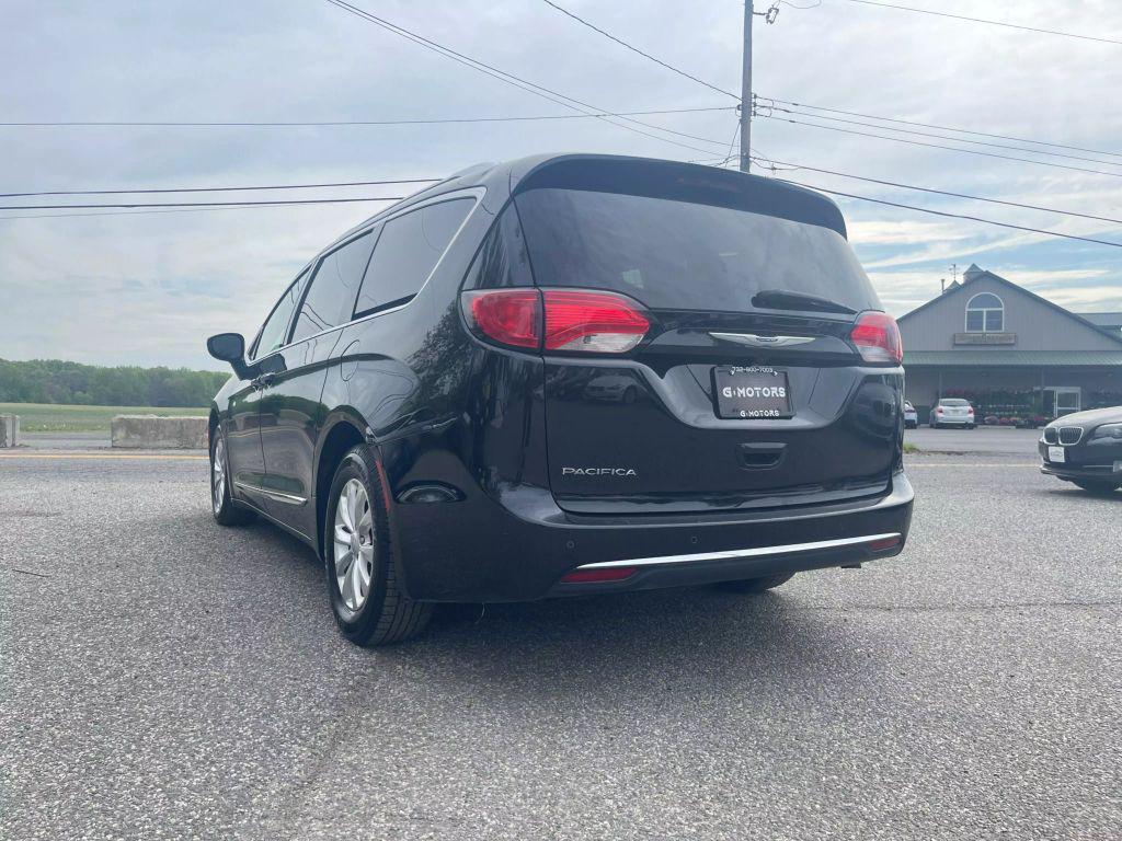 used 2018 Chrysler Pacifica car, priced at $9,595