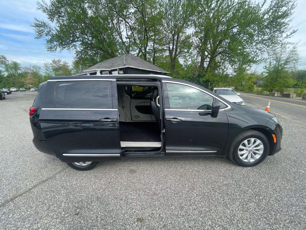 used 2018 Chrysler Pacifica car, priced at $9,595