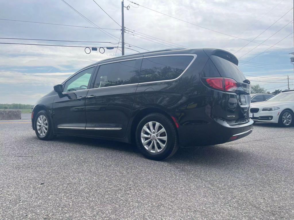 used 2018 Chrysler Pacifica car, priced at $9,595