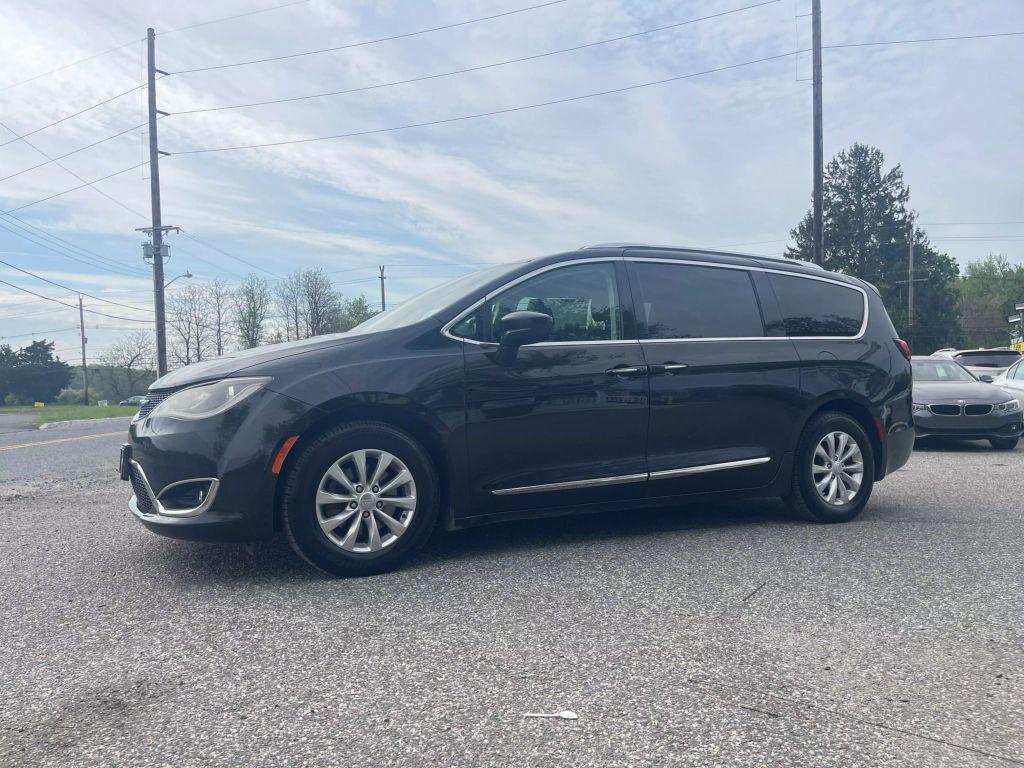 used 2018 Chrysler Pacifica car, priced at $9,595