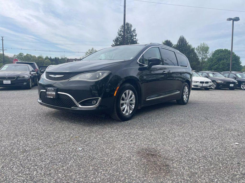 used 2018 Chrysler Pacifica car, priced at $9,595