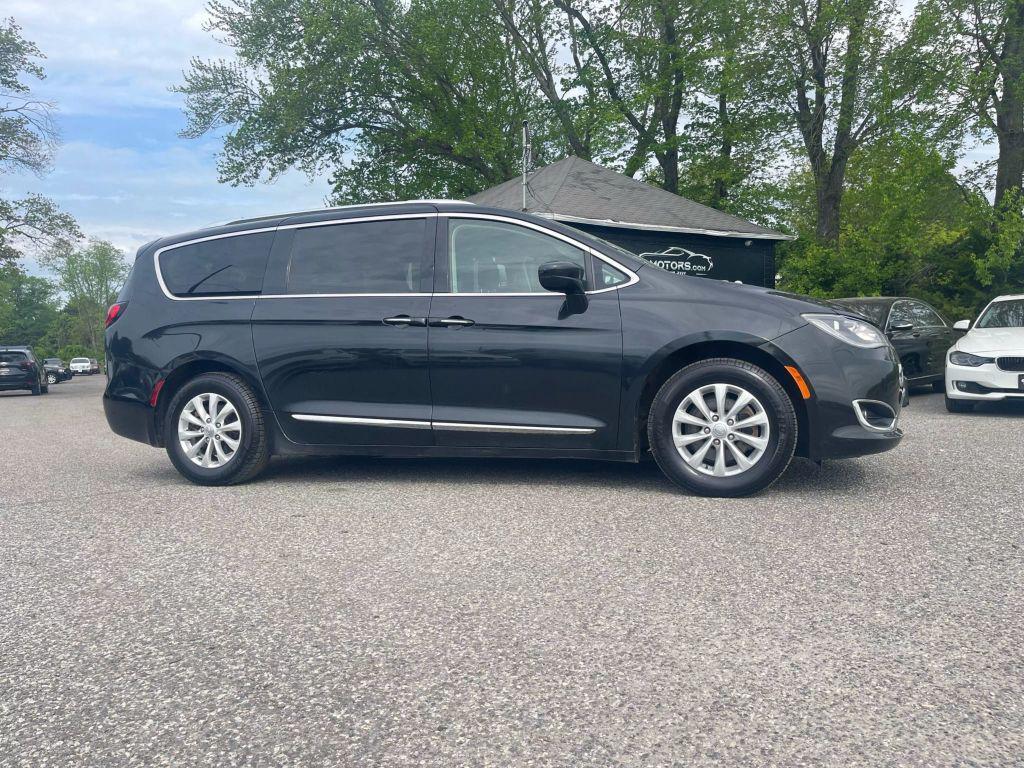 used 2018 Chrysler Pacifica car, priced at $9,595