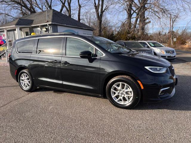 used 2022 Chrysler Pacifica car, priced at $18,500