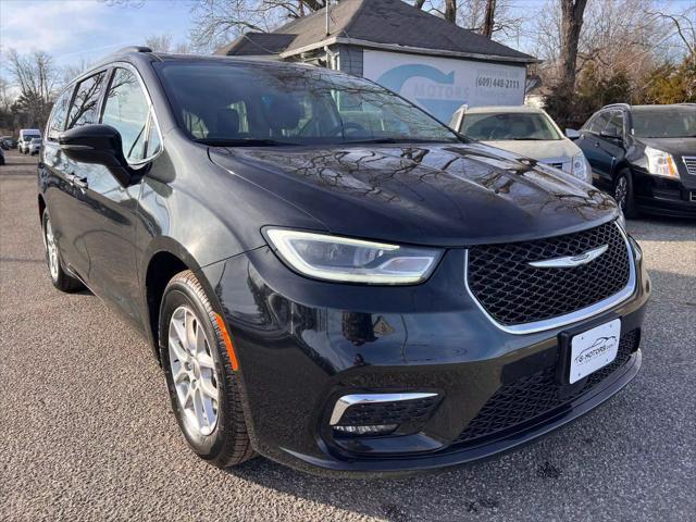 used 2022 Chrysler Pacifica car, priced at $18,500