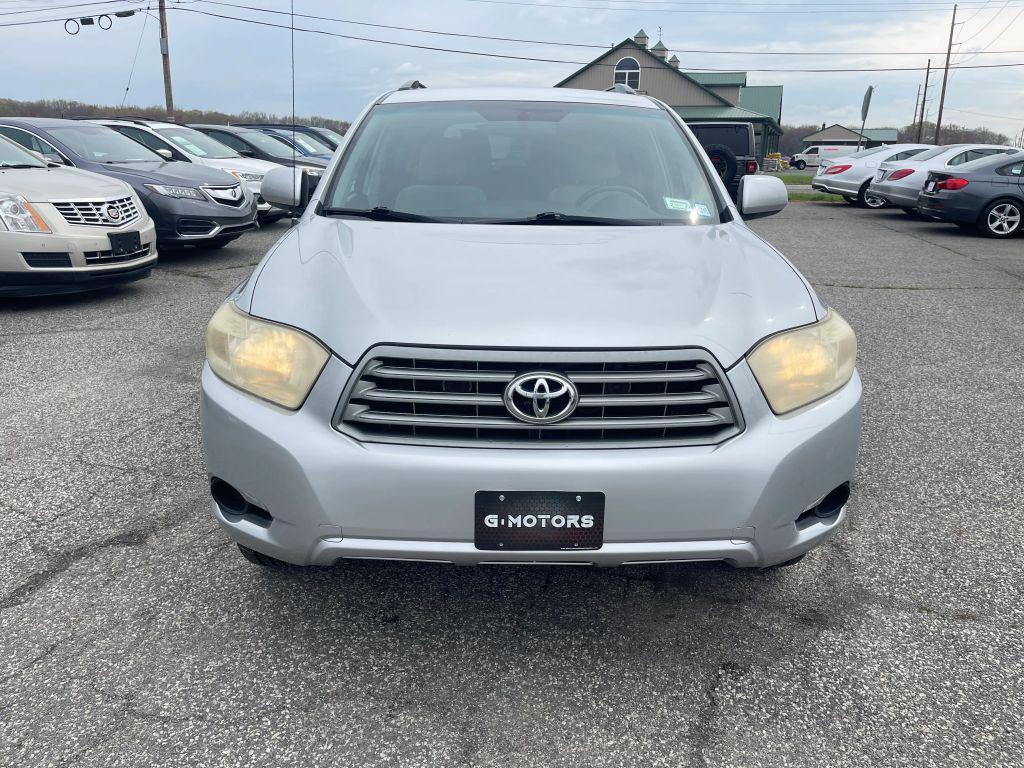 used 2009 Toyota Highlander car, priced at $9,300