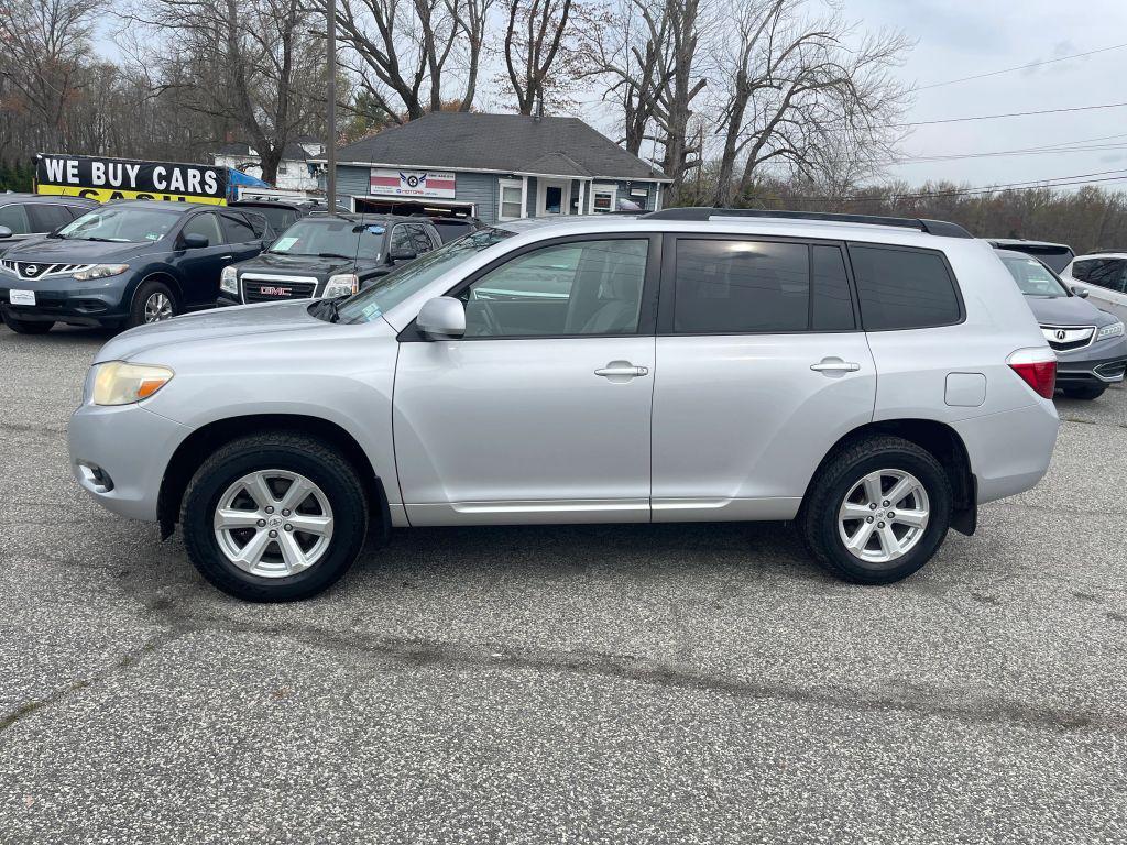 used 2009 Toyota Highlander car, priced at $9,300
