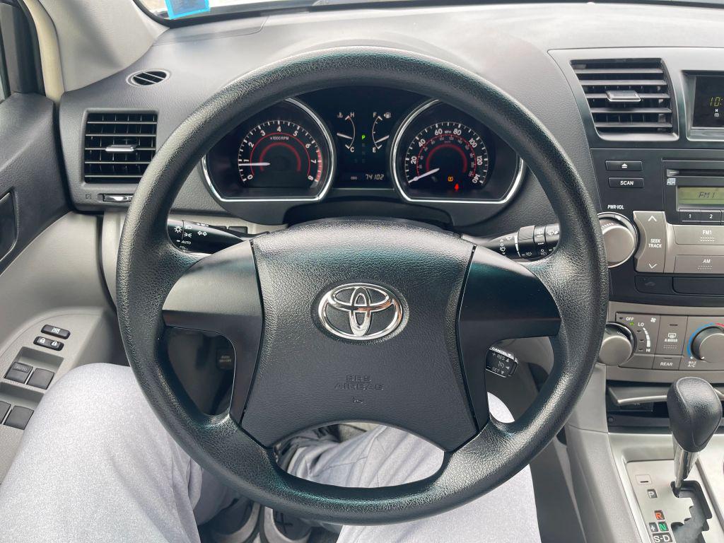 used 2009 Toyota Highlander car, priced at $9,300