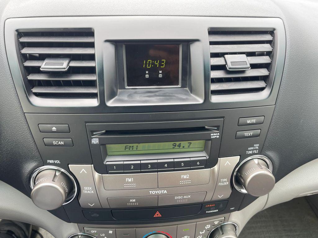 used 2009 Toyota Highlander car, priced at $9,300