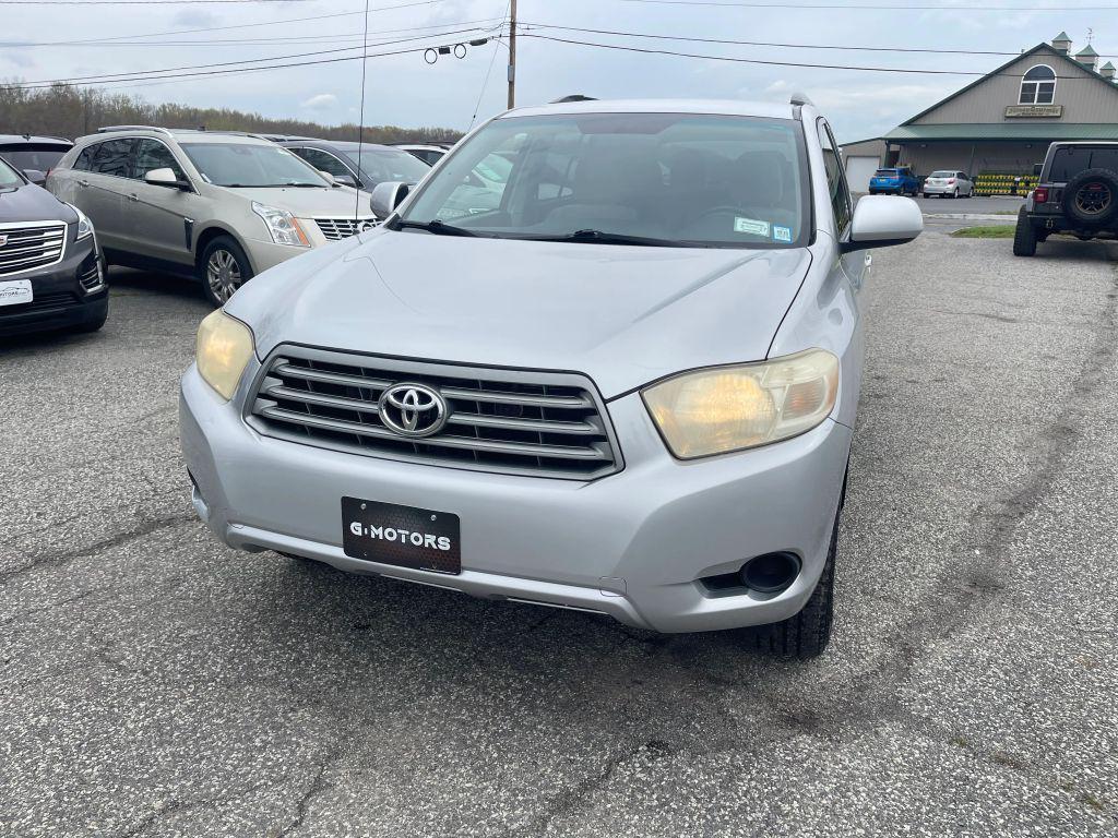 used 2009 Toyota Highlander car, priced at $9,300