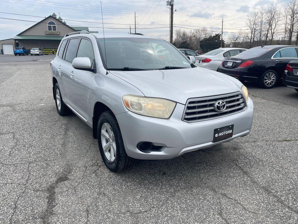 used 2009 Toyota Highlander car, priced at $9,300