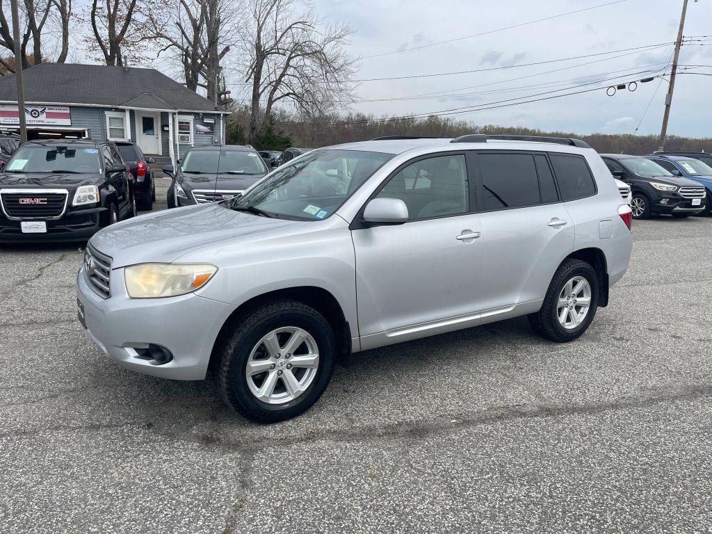 used 2009 Toyota Highlander car, priced at $9,300