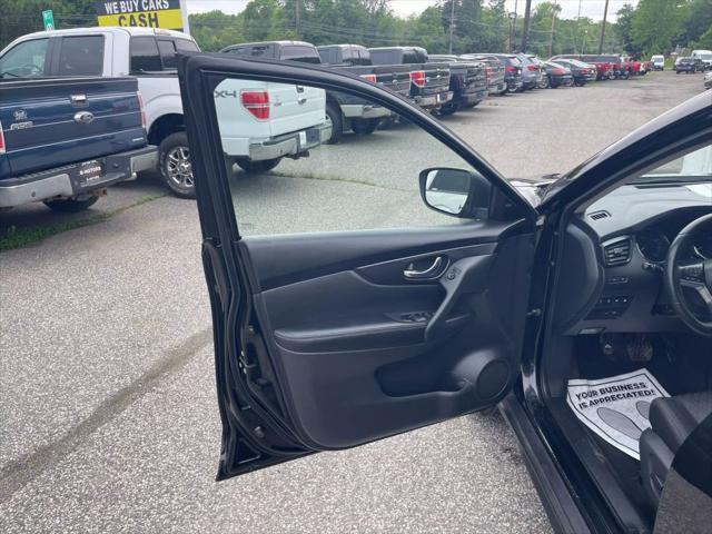 used 2019 Nissan Rogue car, priced at $12,299
